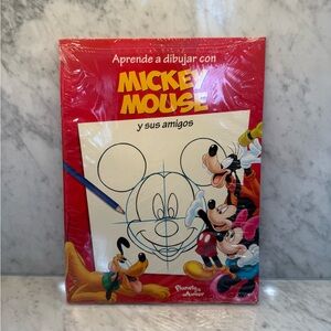 Mickey Mouse Drawing Book in Spanish Aprende a dibujar con Mickey Mouse